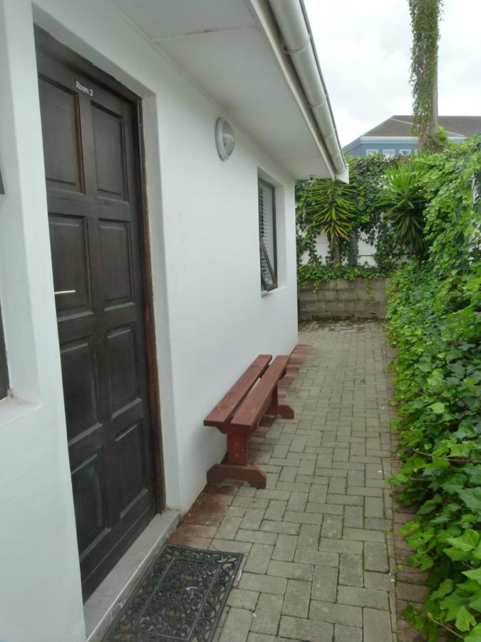 Eland Place Self Catering Guest House Beacon Bay Bagian luar foto