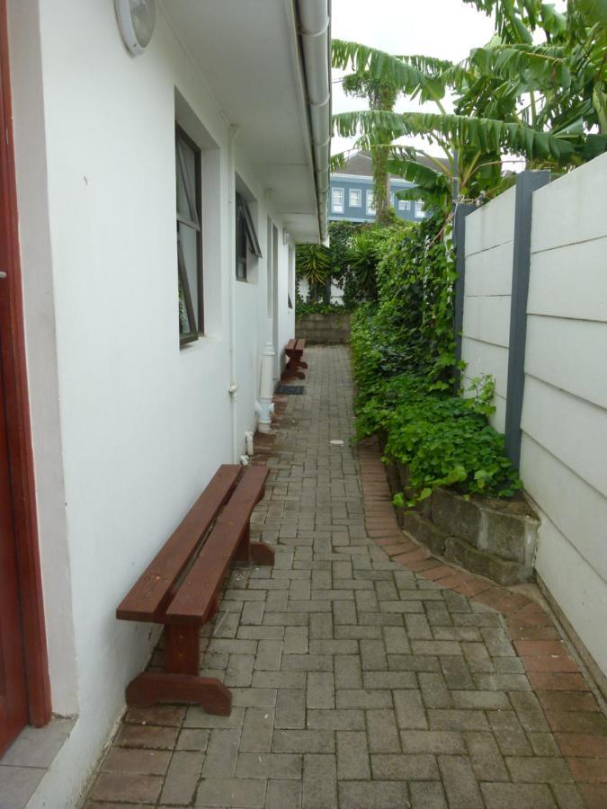 Eland Place Self Catering Guest House Beacon Bay Bagian luar foto