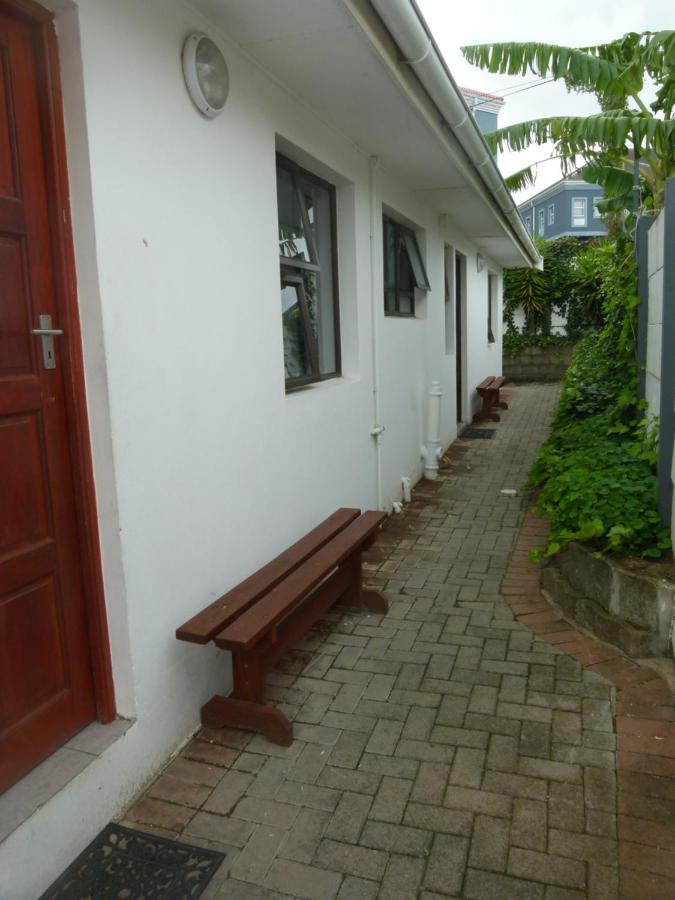 Eland Place Self Catering Guest House Beacon Bay Bagian luar foto